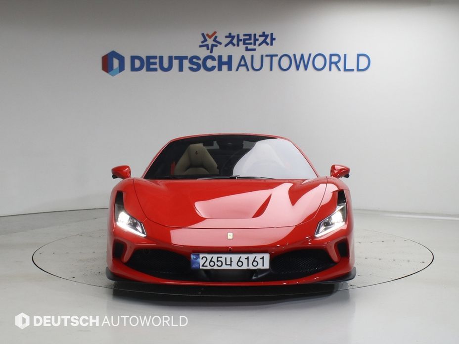 Ferrari F8 3.9 V8, 2022
