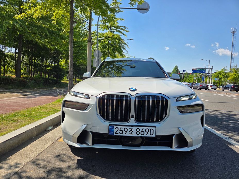 BMW X7 xDrive 40d Design Pure Excellence 6-Seater, 2025
