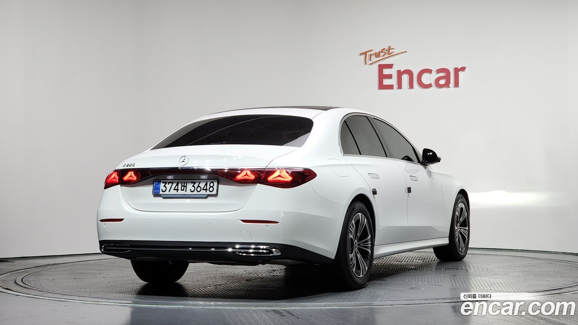 Mercedes-Benz E-Class E200 Avantgarde, 2025
