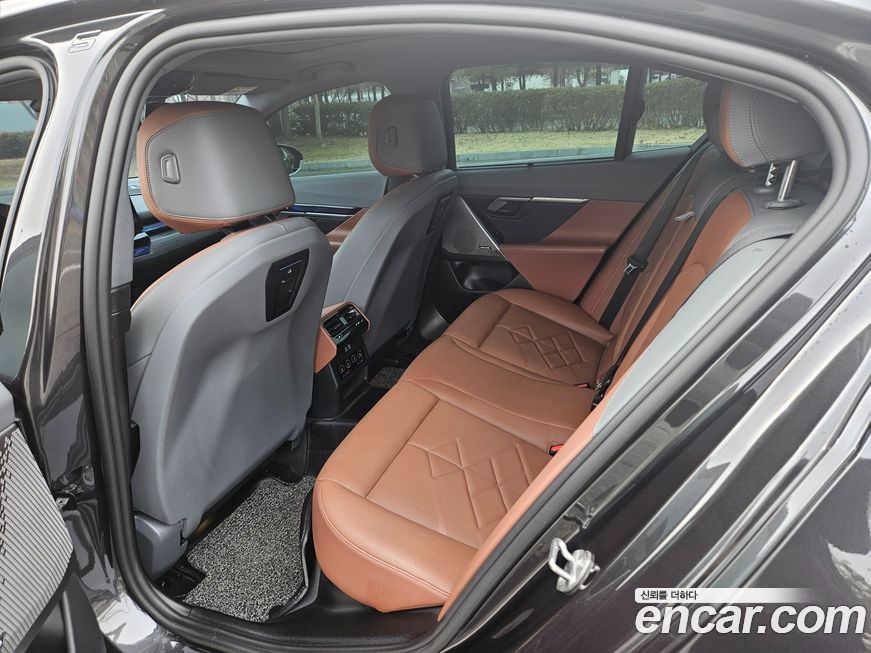 BMW 5-Series 530i xDrive, 2024