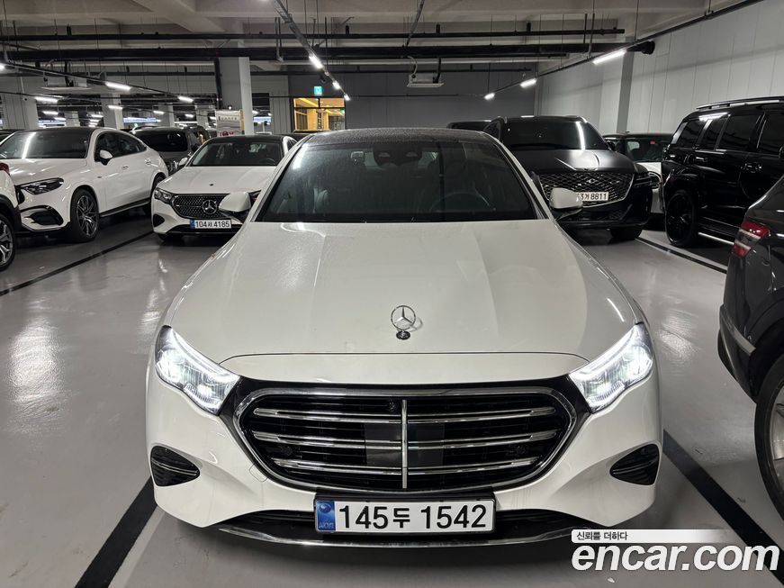 Mercedes-Benz E-Class E300 4MATIC Exclusive, 2025
