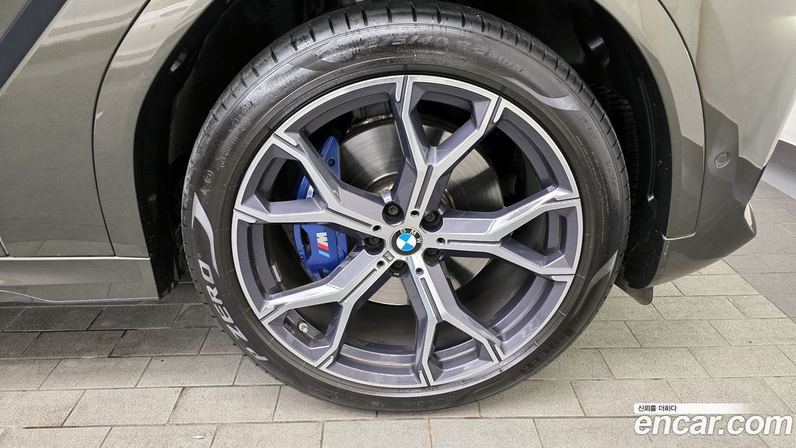 BMW X6 xDrive40i M Sport, 2022