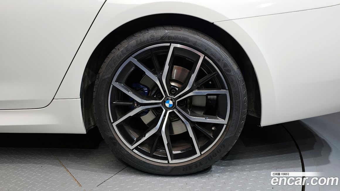 BMW 5-Series 530i xDrive M Sport Package, 2023