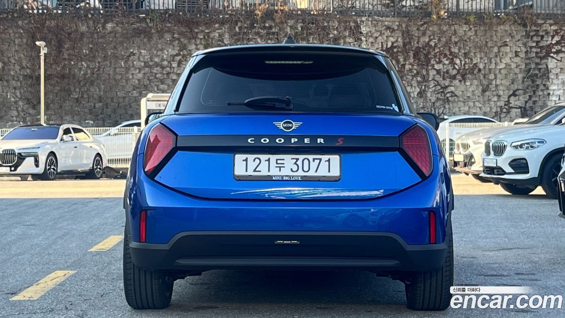 Mini Cooper 5 Door Favoured, 2025