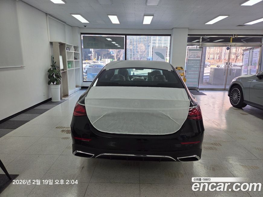 Mercedes-Benz E-Class E300 4MATIC AMG Line, 2026