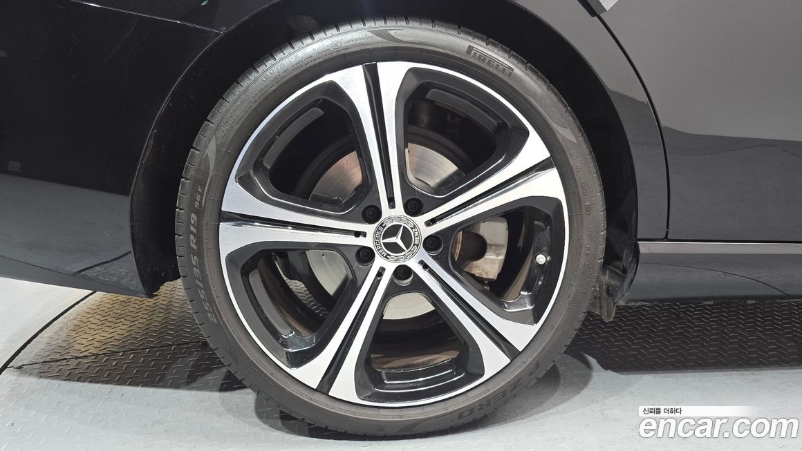 Mercedes-Benz C-Class C300 4MATIC Avantgarde, 2024