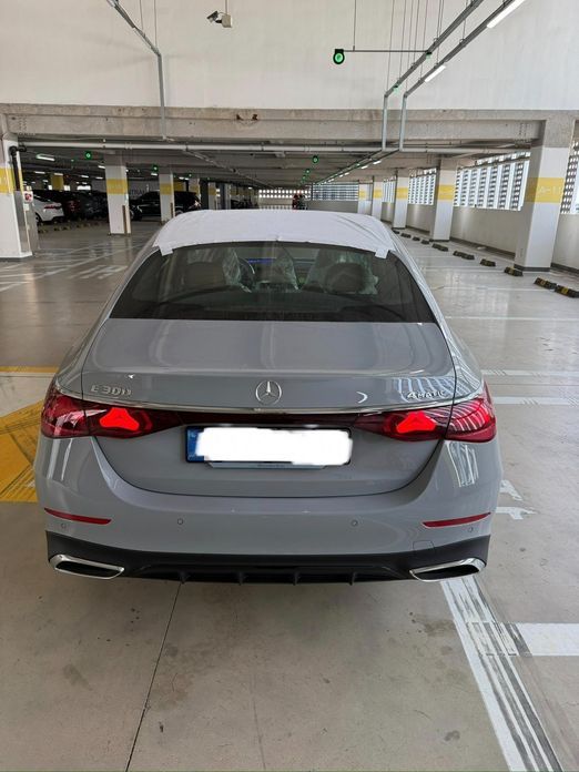 Mercedes-Benz E-Class E300 4MATIC AMG Line, 2026