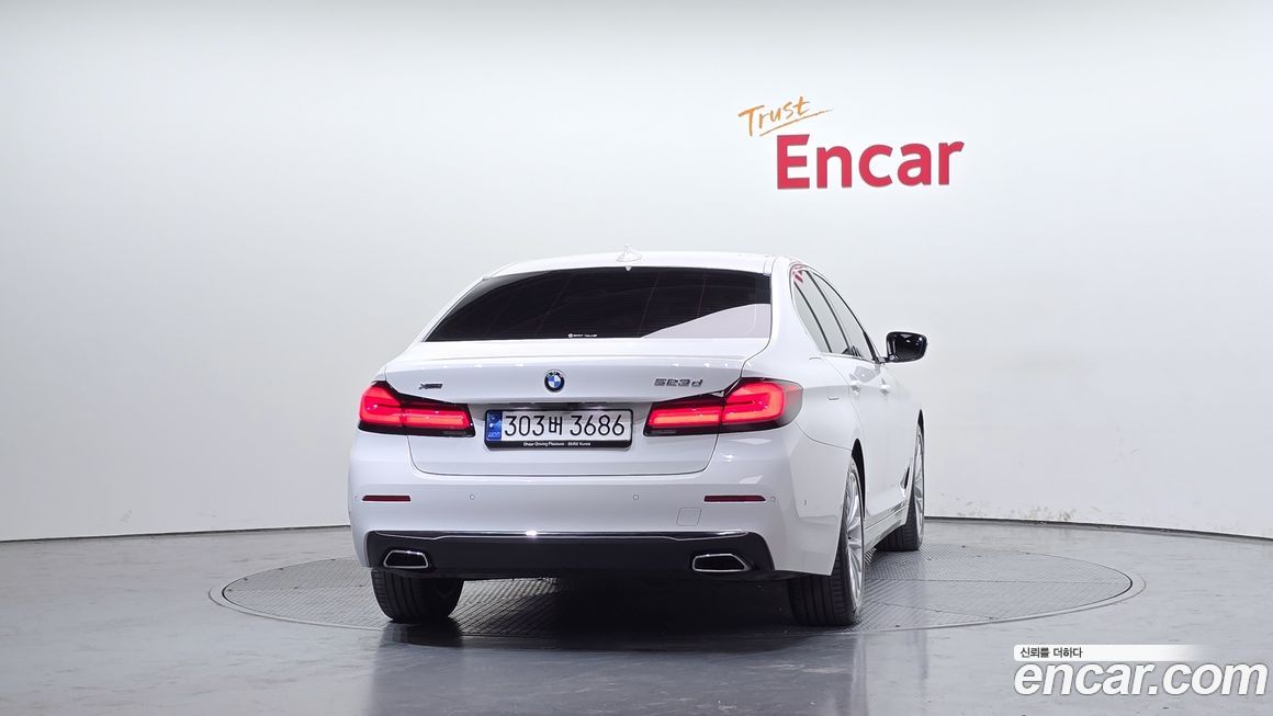 BMW 5-Series 523d xDrive Luxury, 2023