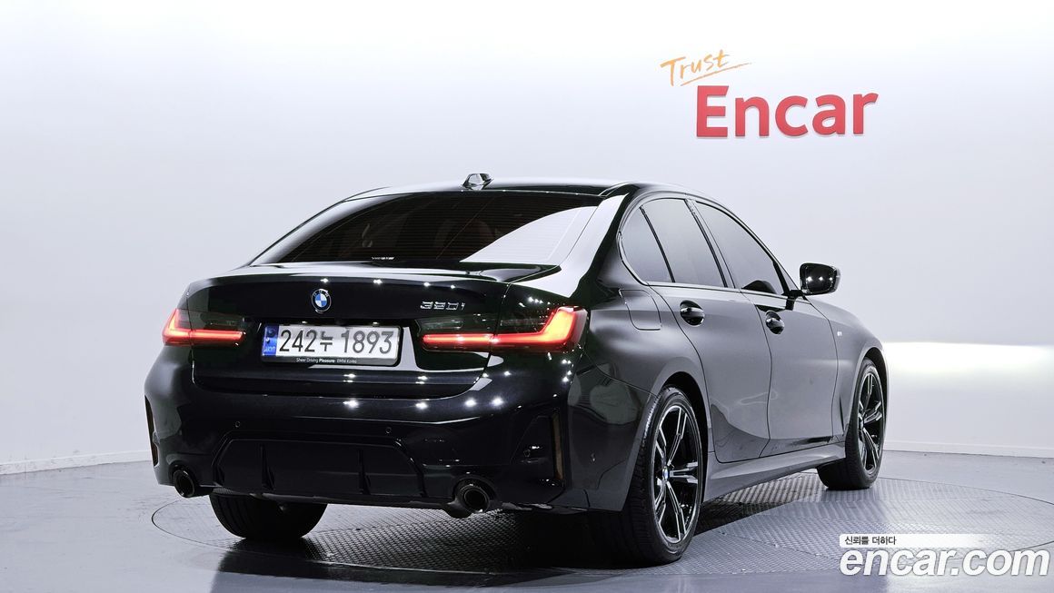 BMW 3-Series 320i M Sport, 2024