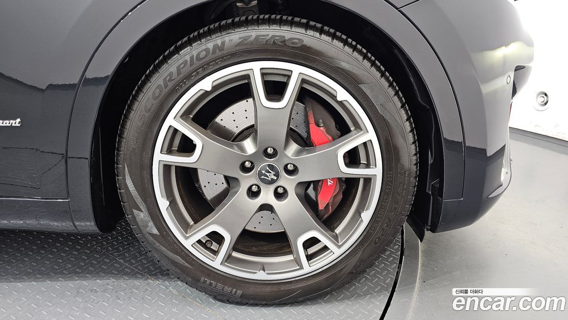 Maserati Levante 3.0 S AWD Modena, 2021