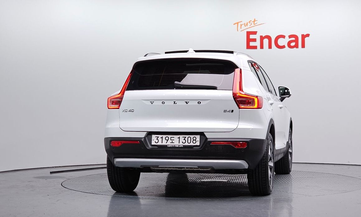 Volvo XC40 B4 Ultra Bright, 2025