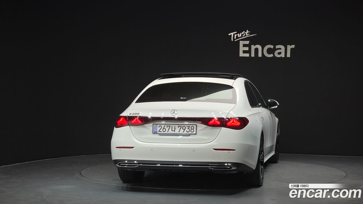 Mercedes-Benz E-Class E200 Avantgarde, 2025