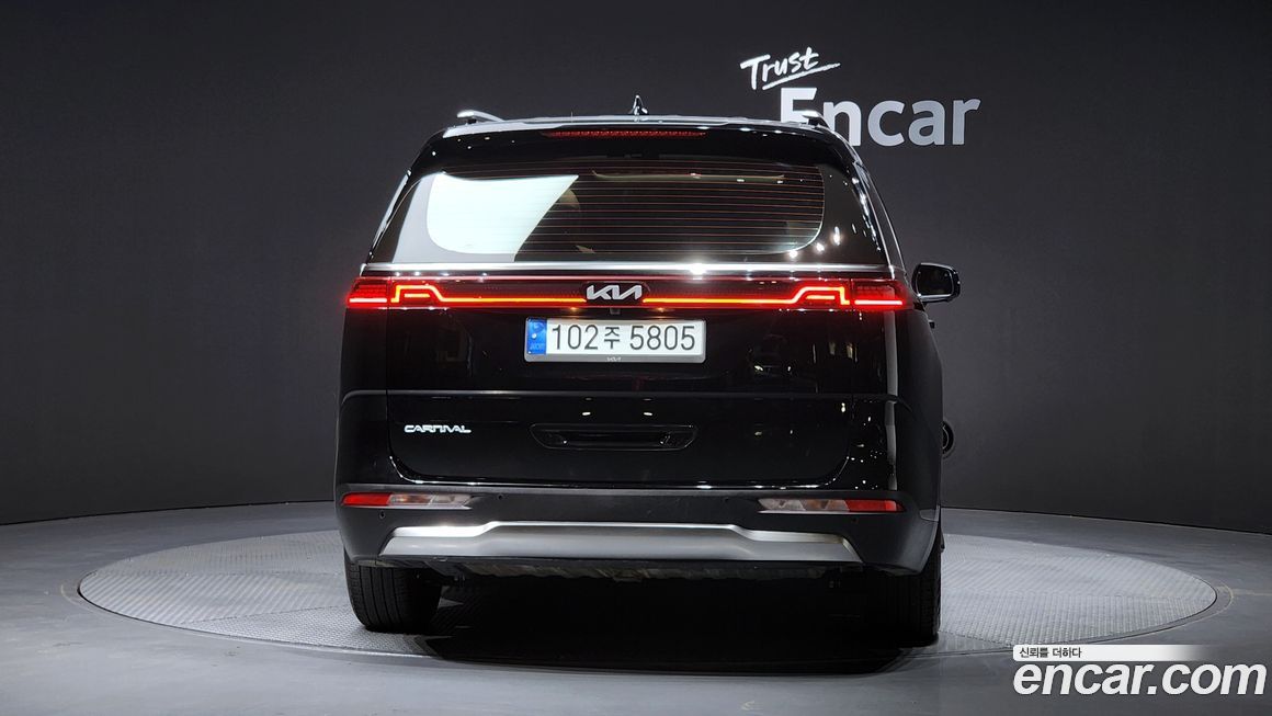 Kia Carnival 9-Seater Signature, 2023