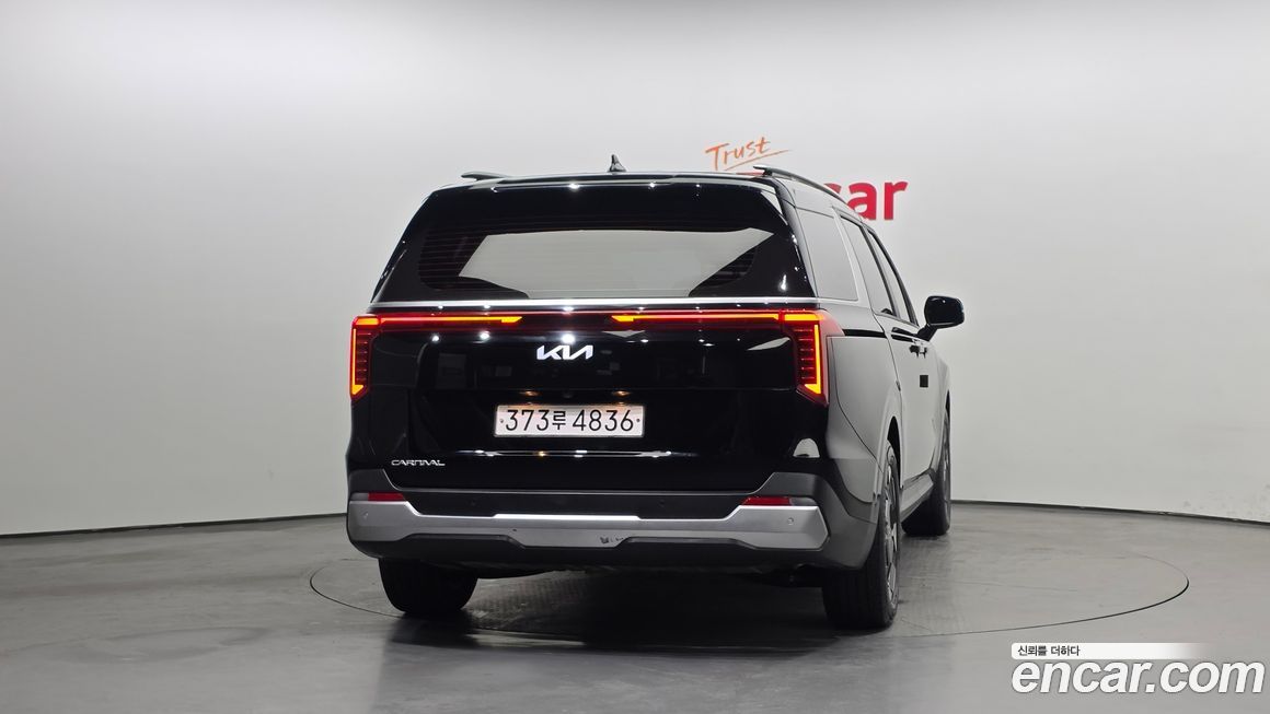 Kia Carnival 9-Seater Prestige, 2024
