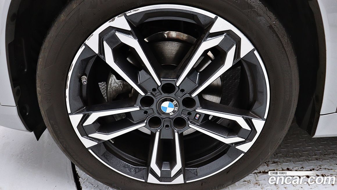 BMW X1 xDrive 20i M Sport, 2024