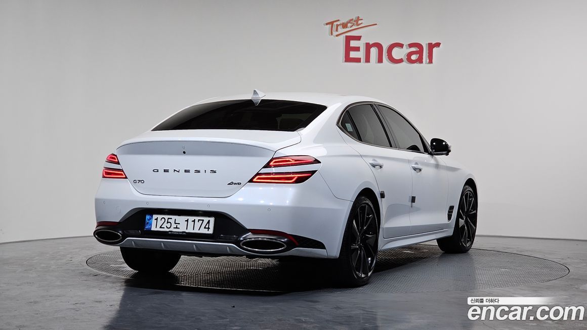 Genesis G70 Gasoline 2.0T 4WD, 2022
