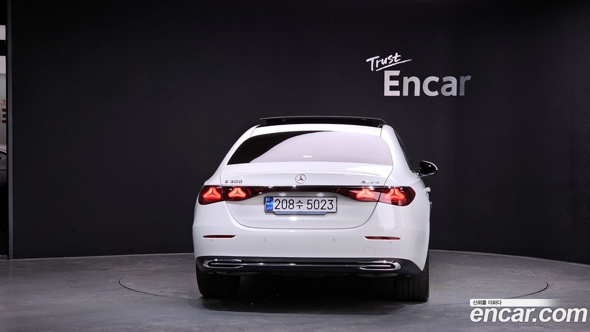 Mercedes-Benz E-Class E300 4MATIC Exclusive, 2024