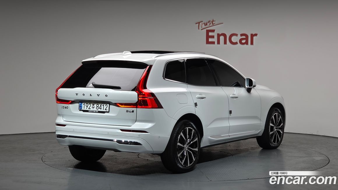 Volvo XC60 B6 Ultimate Bright, 2024