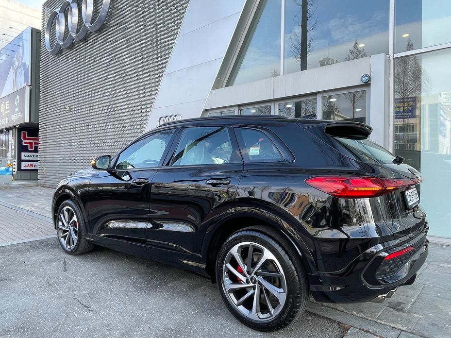 Audi Q5 40 TDI Quattro S Line Black Edition, 2025