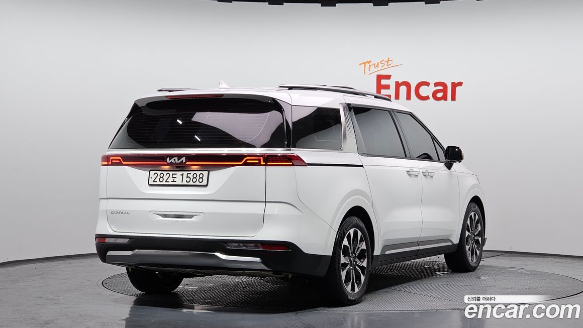 Kia Carnival 9-Seater Signature, 2023