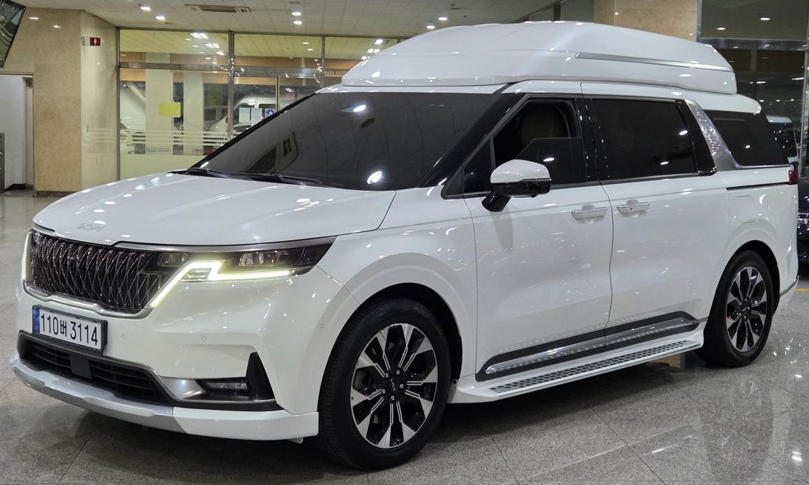 Kia Carnival 7-Seater Hi-Limousine, 2022