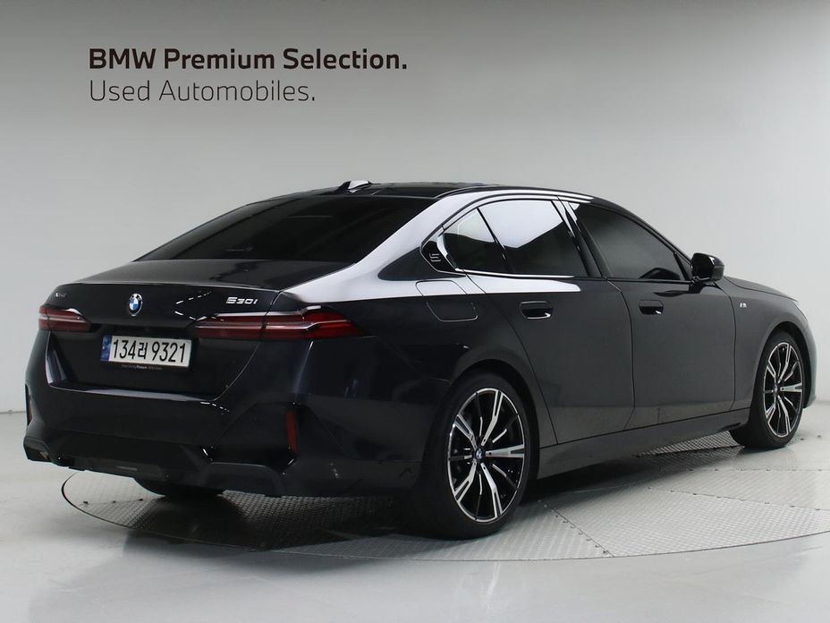 BMW 5-Series 530i xDrive M Sport, 2024