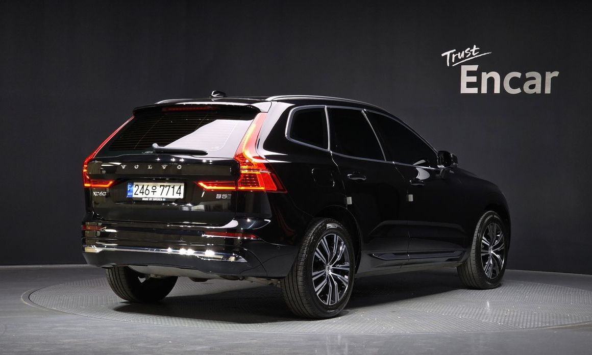 Volvo XC60 B5 Inscription, 2022
