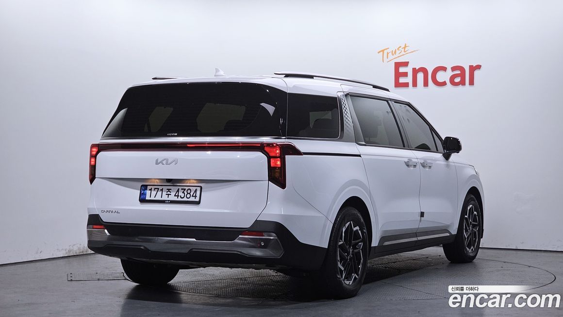 Kia Carnival 9-Seater Noblesse, 2024