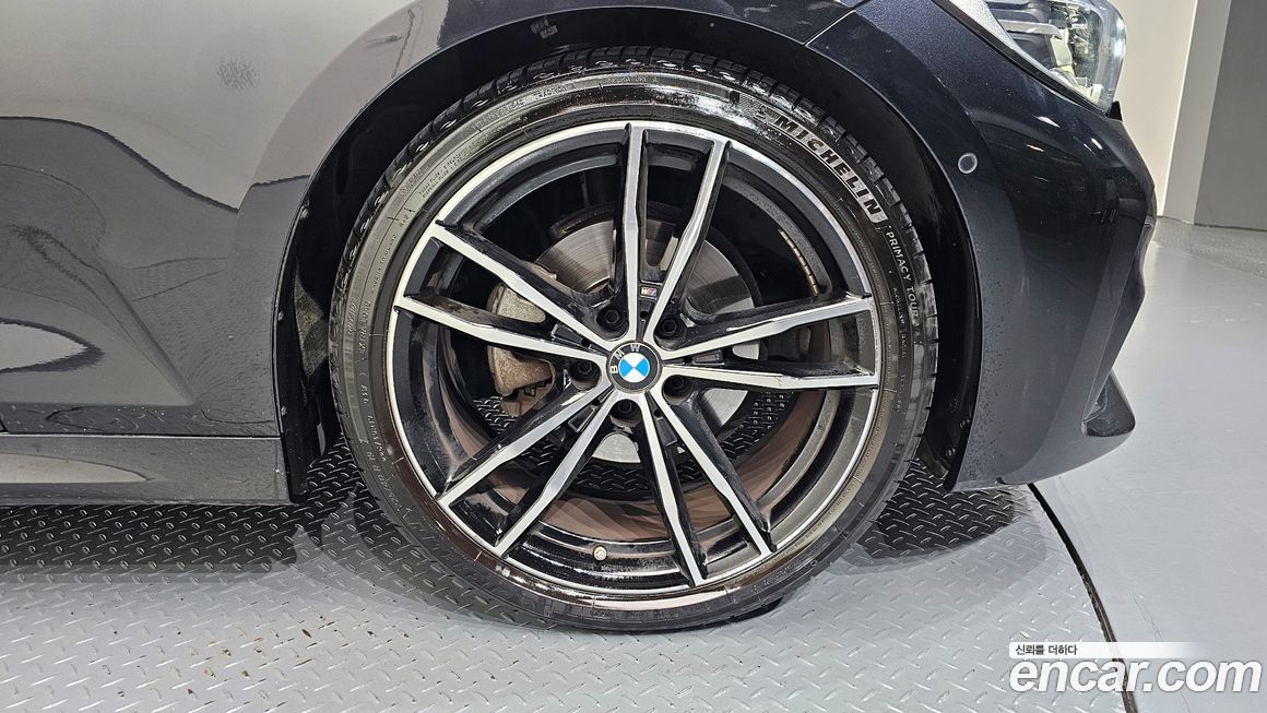 BMW 3-Series 320i M Sport, 2022