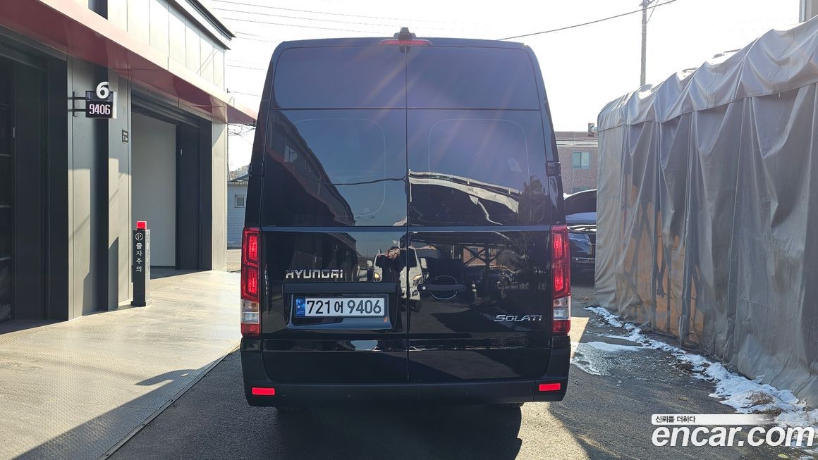 Hyundai Solati 15-seater, 2024