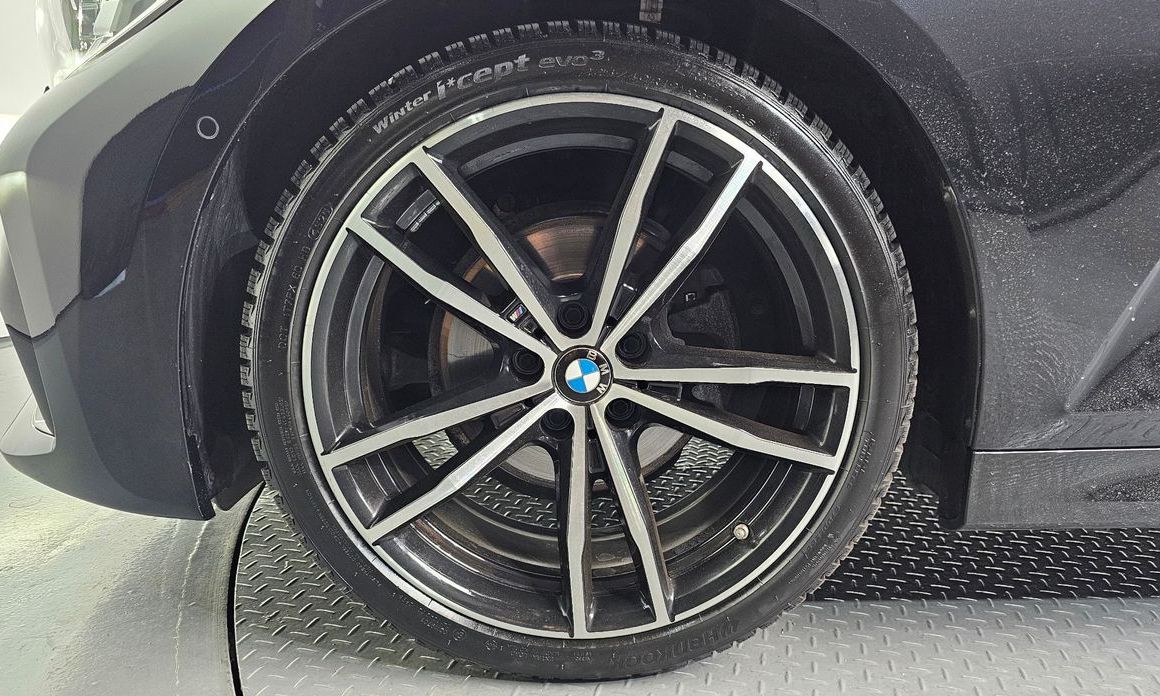 BMW 3-Series 320i M Sport, 2022