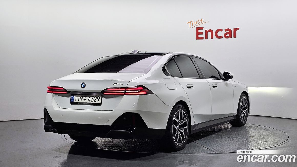 BMW 5-Series 520i M Sport, 2024