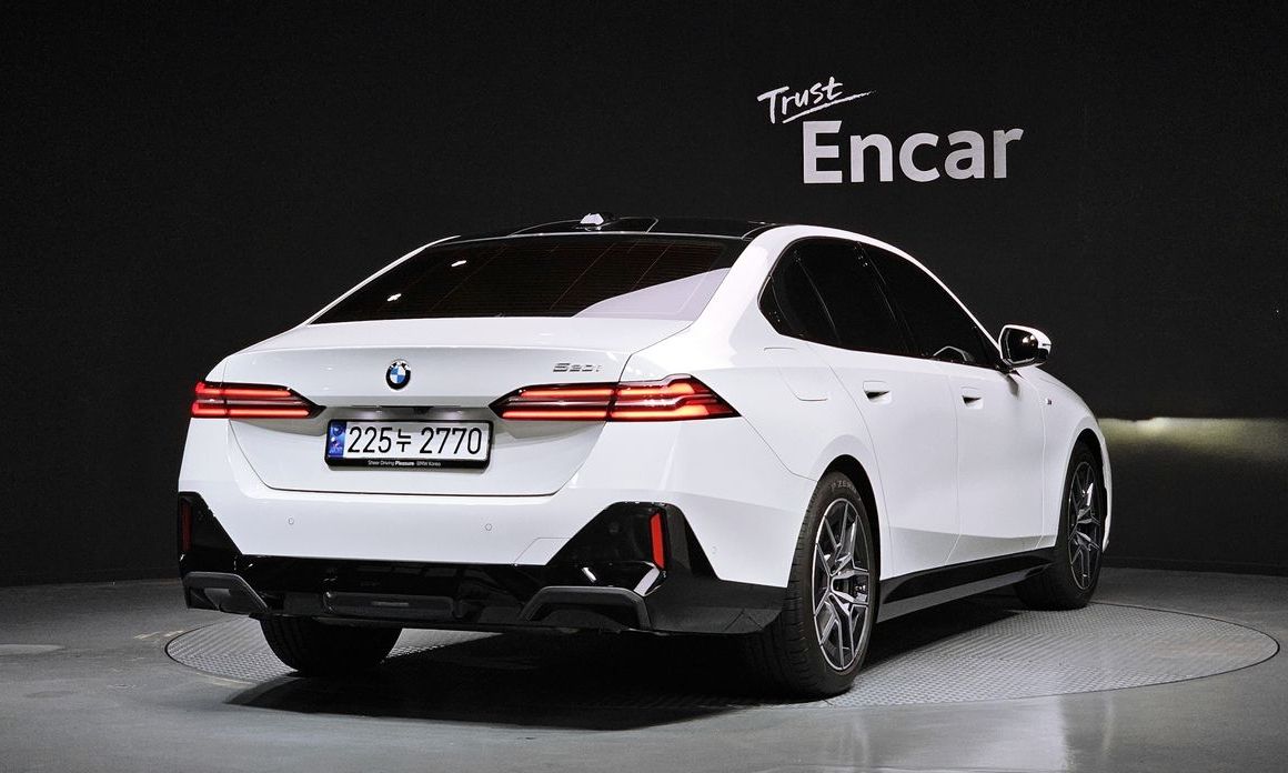 BMW 5-Series 520i M Sport, 2025