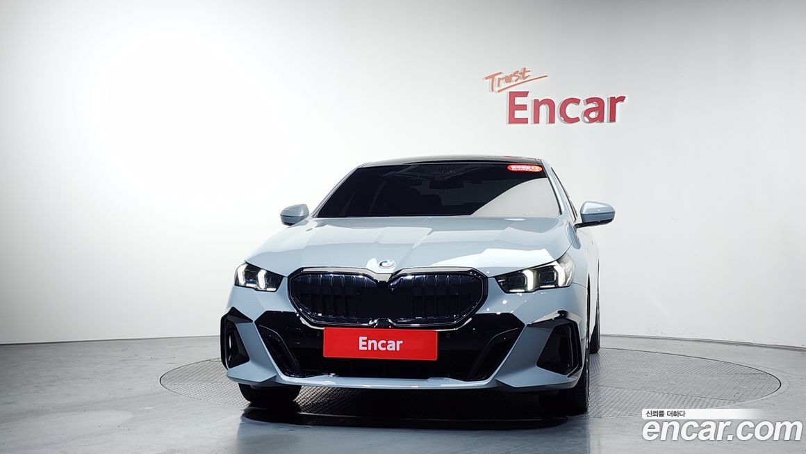 BMW 5-Series 530i xDrive M Sport, 2024