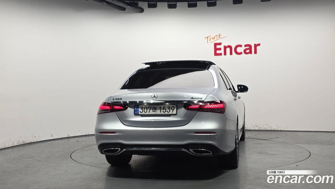 Mercedes-Benz E-Class E350 4MATIC AMG Line, 2022