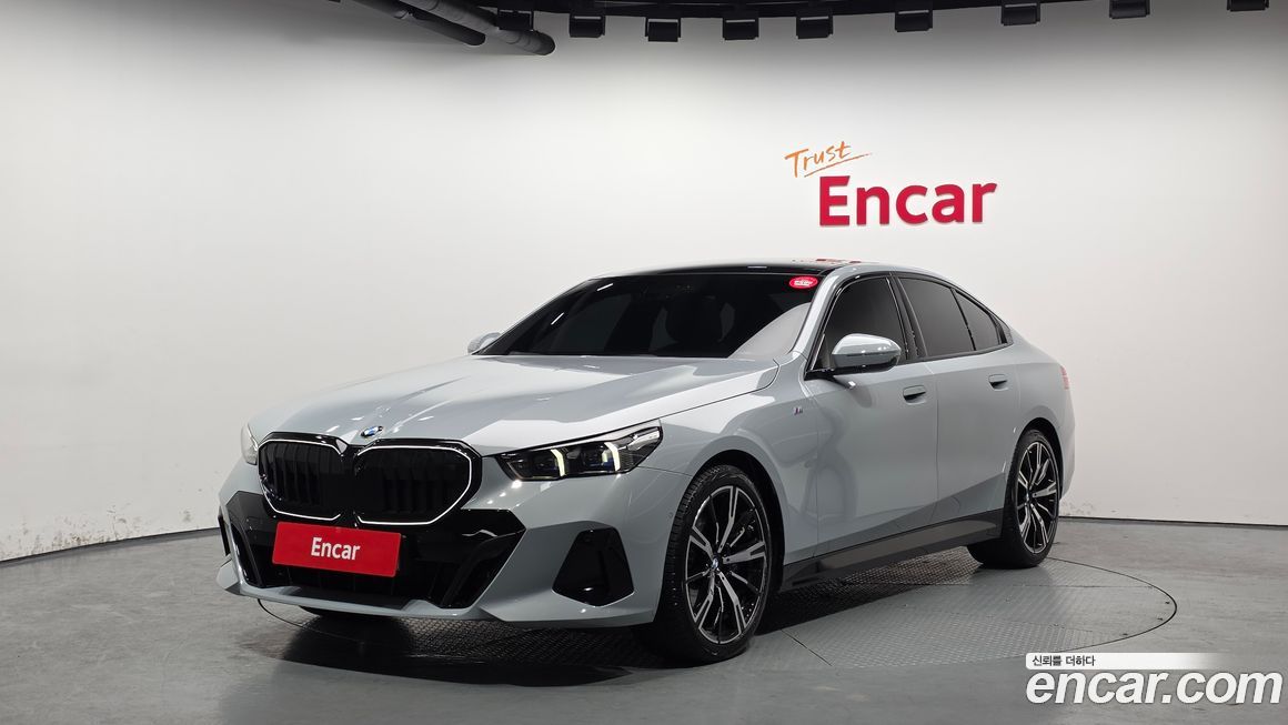 BMW 5-Series 530i xDrive M Sport, 2024