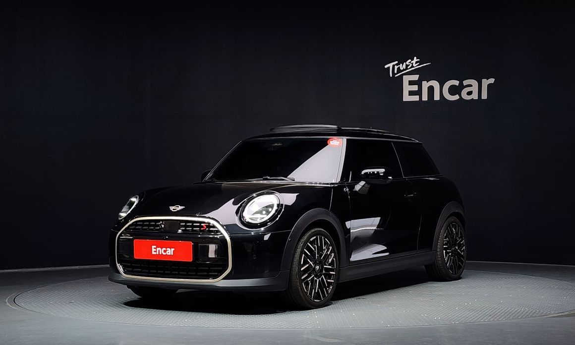 Mini Cooper Favoured, 2025