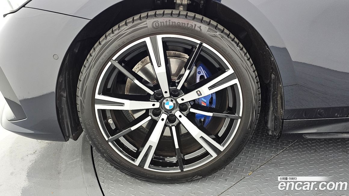 BMW 5-Series 530i xDrive M Sport, 2025