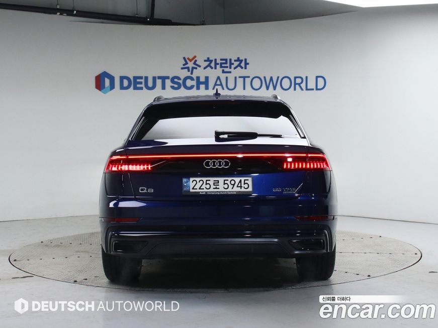 Audi Q8 55 TFSI Quattro Premium, 2021