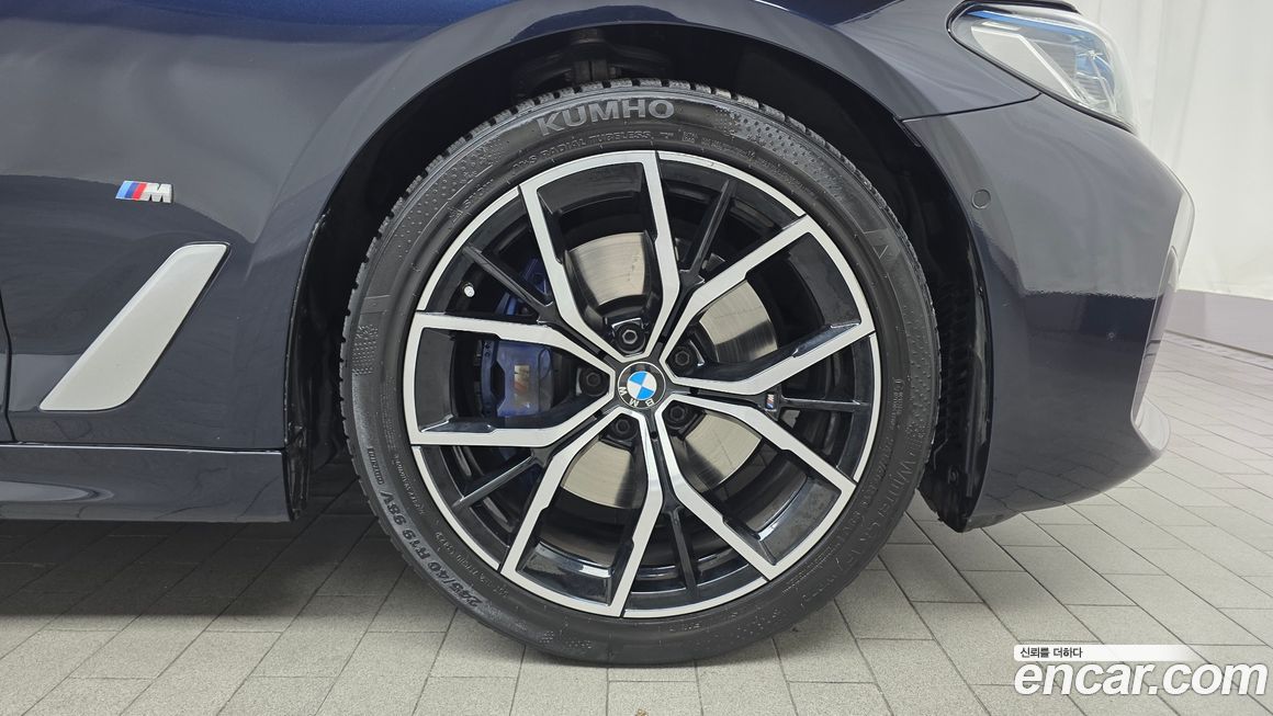 BMW 5-Series 530i M Sport Package, 2023