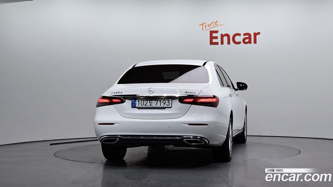 Mercedes-Benz E-Class E220d 4MATIC Exclusive, 2022