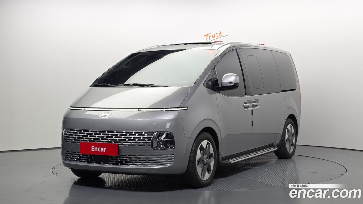Hyundai Staria Tourer 9-Seater, 2025