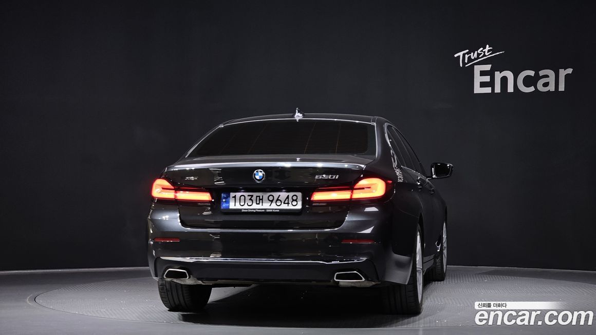 BMW 5-Series 530i xDrive Luxury, 2023