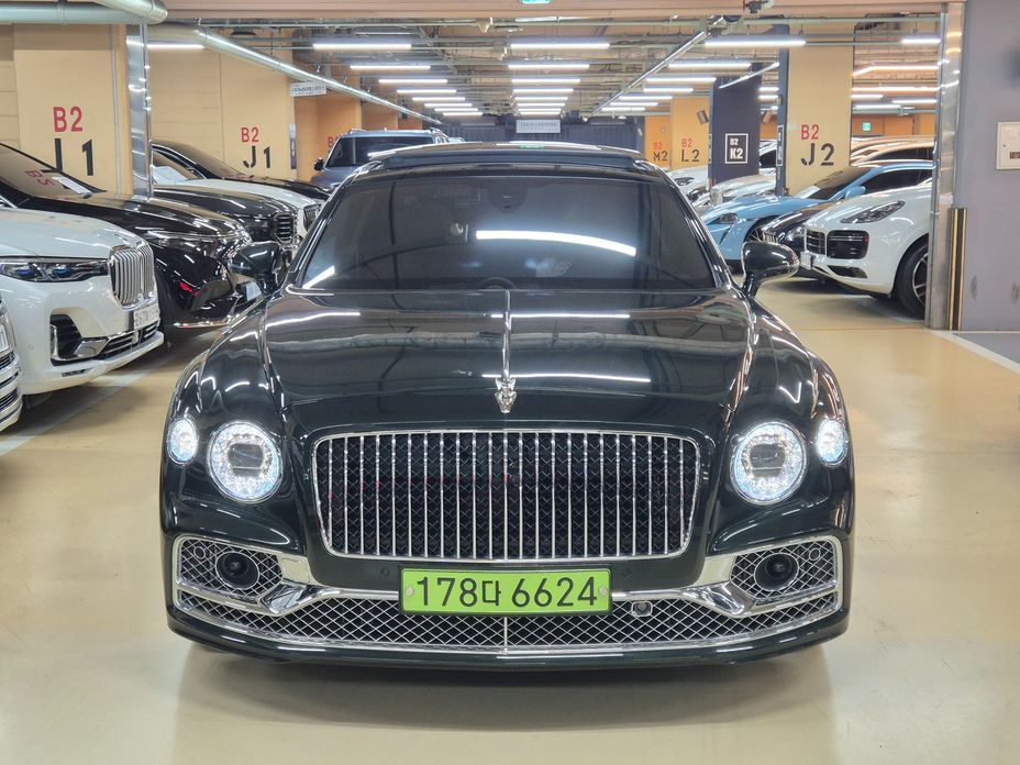 Bentley Flying Spur 4.0 Azure, 2024