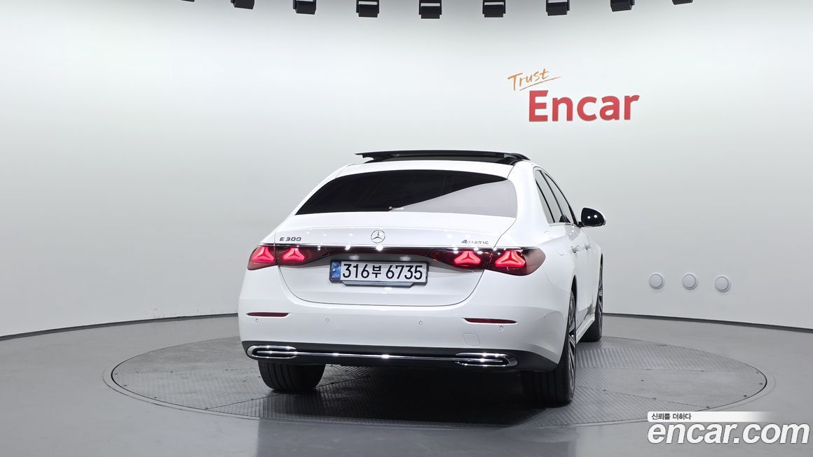 Mercedes-Benz E-Class E300 4MATIC Exclusive, 2024