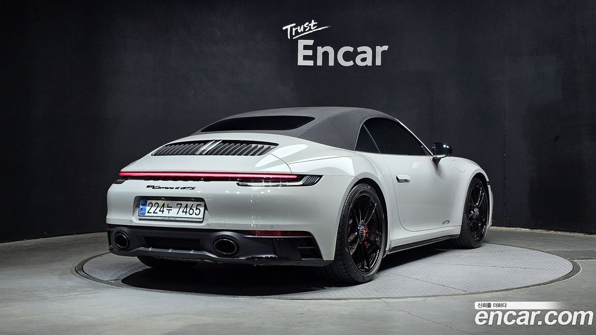Porsche 911 Carrera 4 GTS Cabriolet, 2023