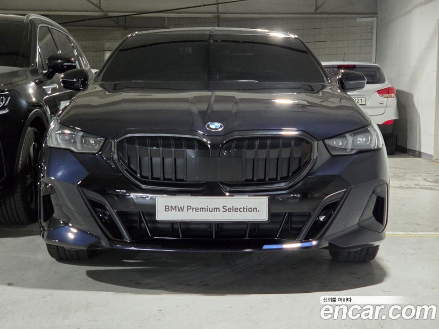 BMW 5-Series 530i xDrive M Sport, 2024