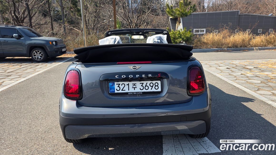 Mini Cooper Convertible Favoured, 2025