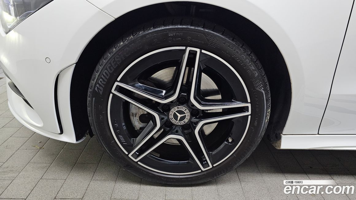 Mercedes-Benz CLA-Class CLA250 4MATIC, 2023