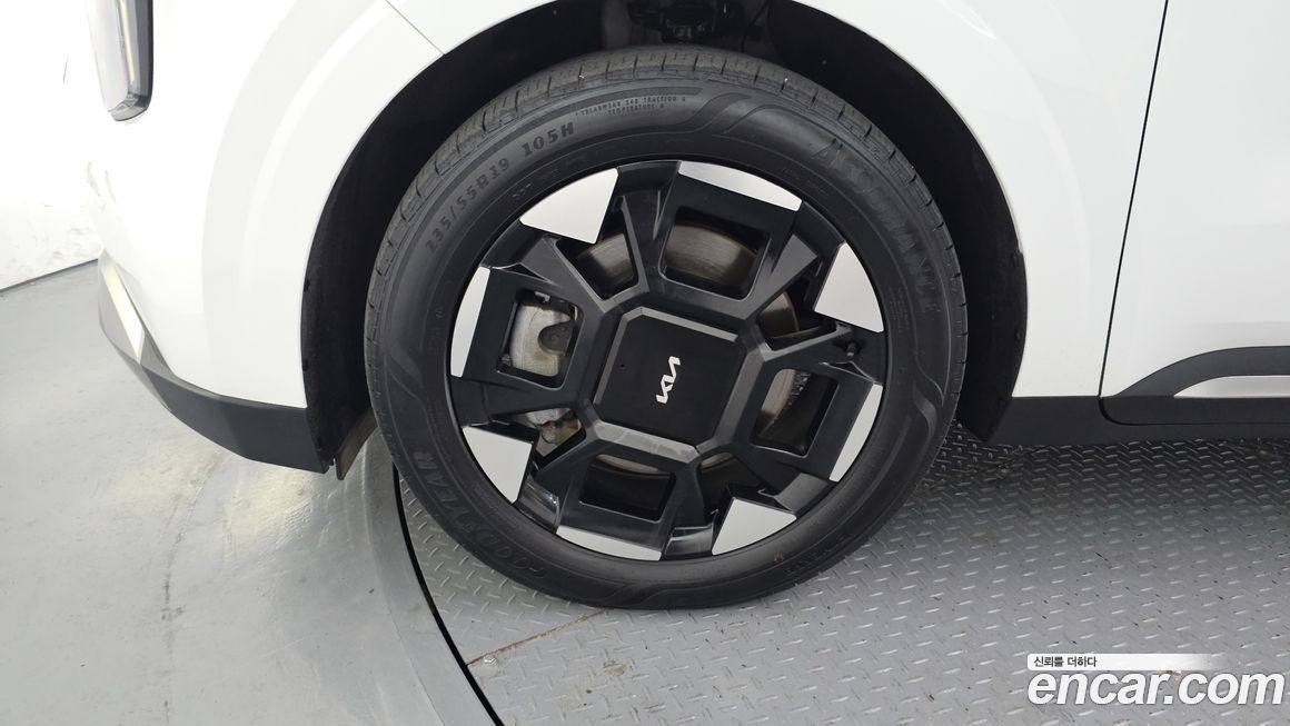 Kia Carnival 9-Seater Noblesse, 2024